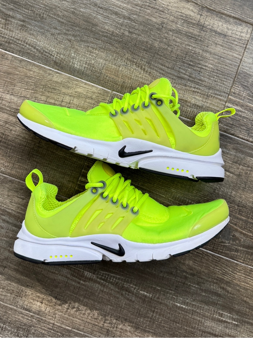 Nike Air Presto Neon Green Sneakers
#lifestyle #presto women’s 7.5